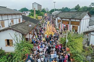 勇士首发：库里、波杰姆斯基、克莱、库明加、卢尼